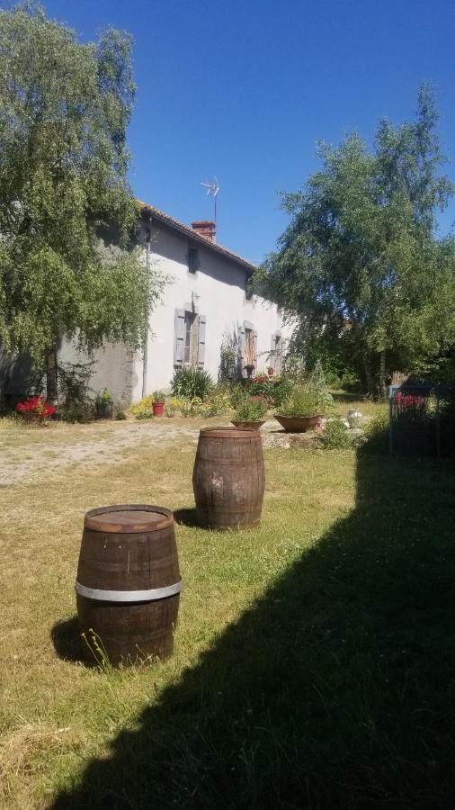 Chambres Et Gite Dans Un Lieu Calme Et Champetre Gourge Les Grippeaux Proche Parthenay Eksteriør bilde